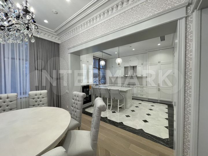 Дом 632 м² на участке 21,2 сот.