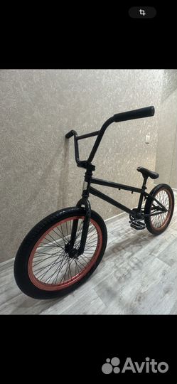 Вмх бу чёрный с красными ободами