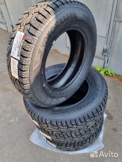 Yokohama Ice Guard Stud IG55 215/70 R16 100T