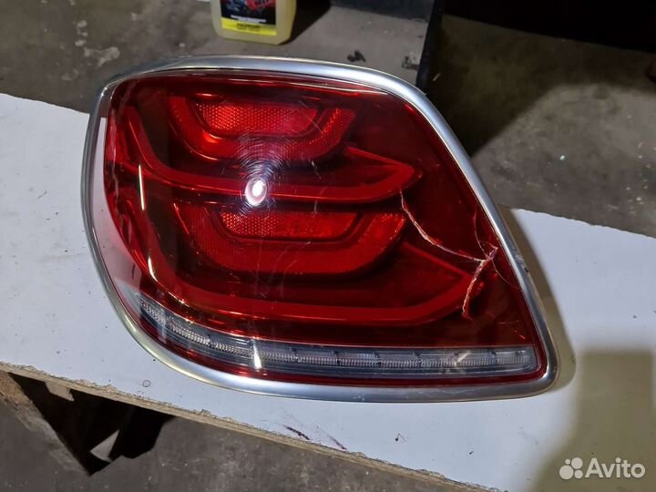 Задний левый фонарь киа к900