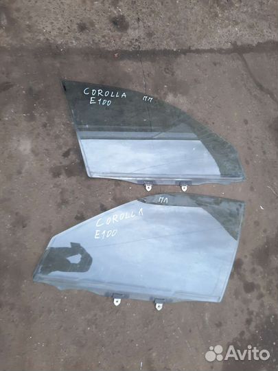 Стекло передние Toyota Corolla E100