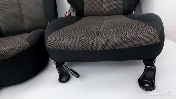 Сиденья комплект Mitsubishi L200 KK/KL 4N15 2019