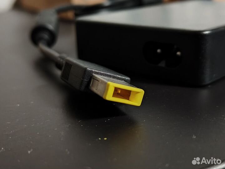 Блок питания для ноутбука Lenovo Thinkpad 65w