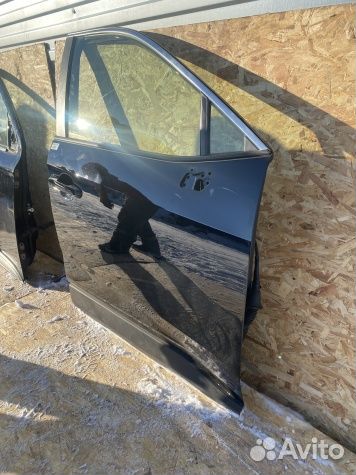Передняя правая дверь Тойота Рав 4 ха50