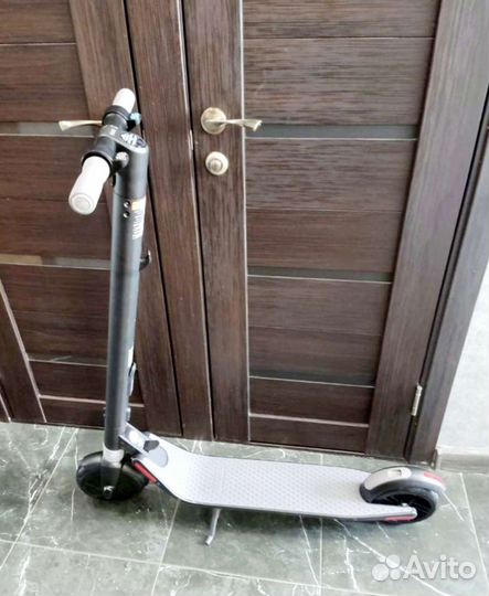 Электросамокат Ninebot KickScooter ES1 Новый