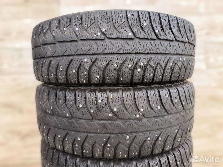 Bridgestone Ice Cruiser 7000 215/65 R16