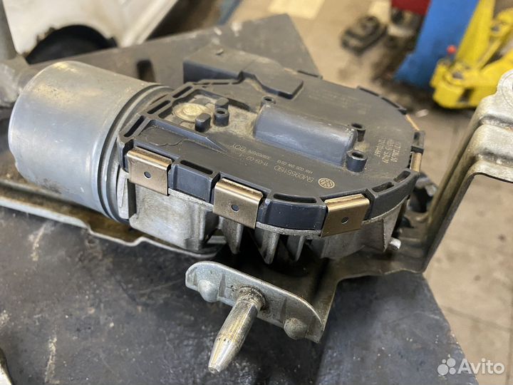 Эл. Мотор стеклоочистителя Гольф Плюс левый