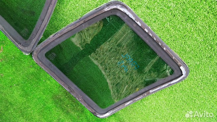 Стекло собачника пара Land Rover Freelander KV6