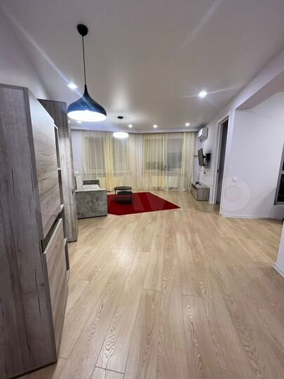 3-к. квартира, 100 м², 2/23 эт.