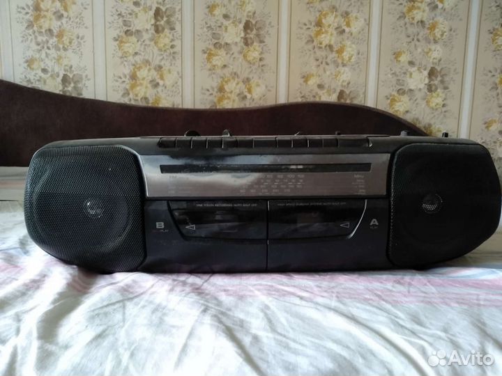 Кассетный магнитофон