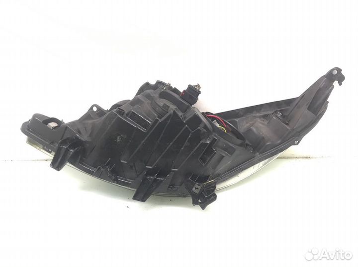 Фара правая Peugeot 207 1.6 HDI 2008