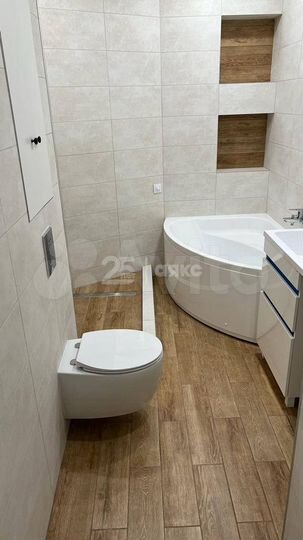 2-к. квартира, 74 м², 10/18 эт.