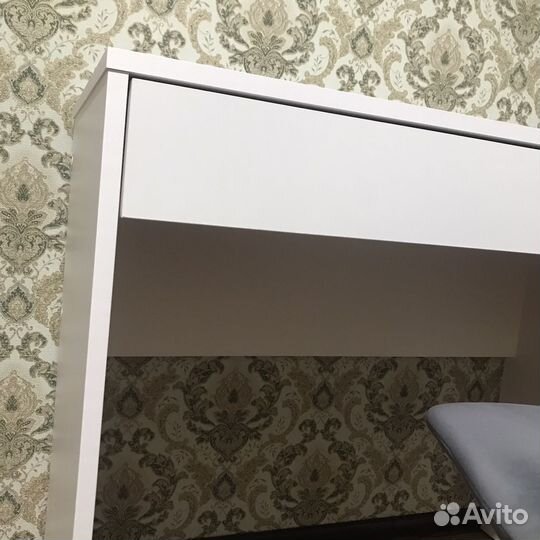 Стол и стул