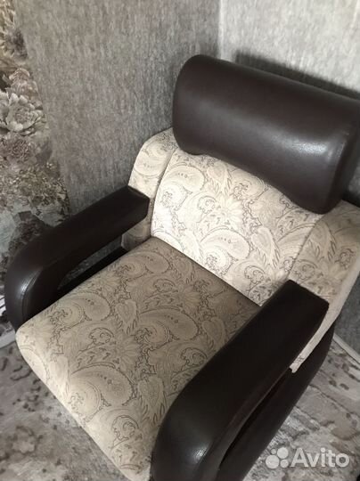 Диван с креслом