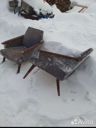 Разная старая мебель