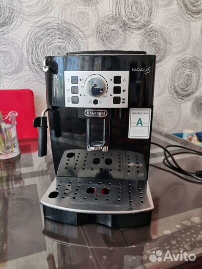 Кофемашина delonghi magnifica