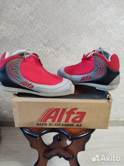 Лыжные ботинки