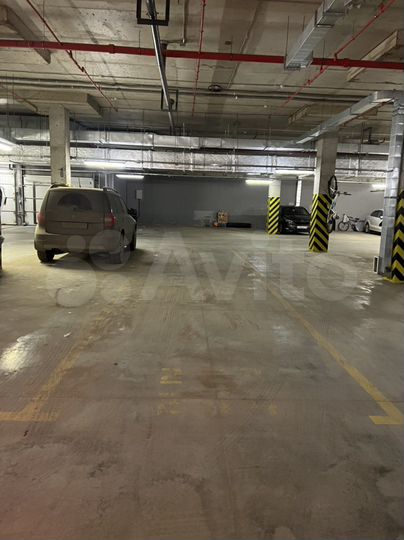 Машиноместо, 13 м²