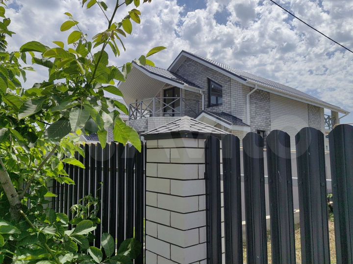 Дом 170 м² на участке 6 сот.