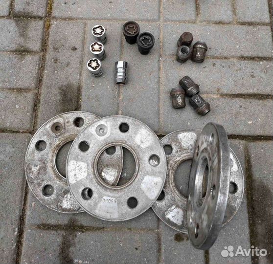 Ступичные проставки 5х112 и гайки секретки