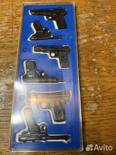 Набор сувенирных пистолетов миниатюра