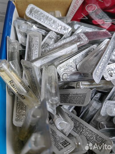 Большая коробка пробников духов коллекционных