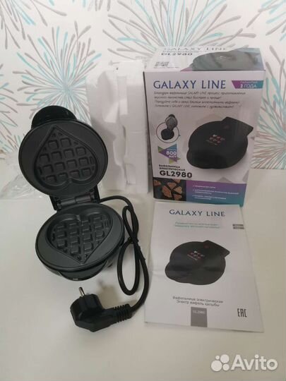 Электрическая вафельница новая