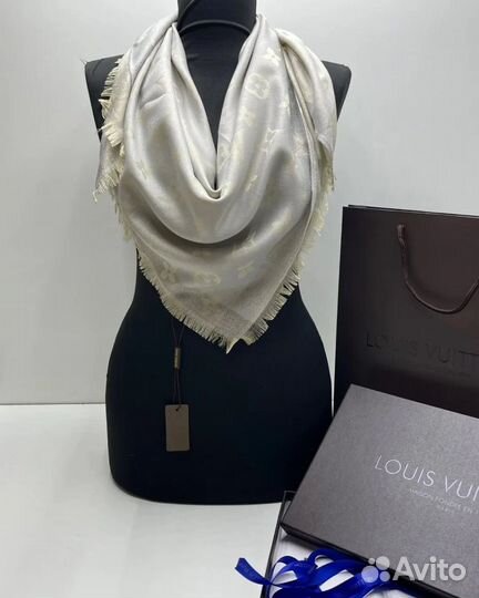 Теплый платок Louis Vuitton