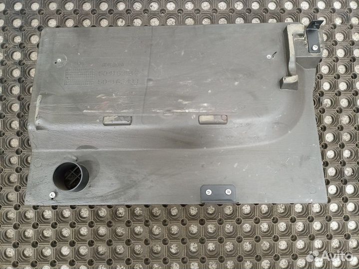 504163512 Крышка бардачка правая Iveco Stralis