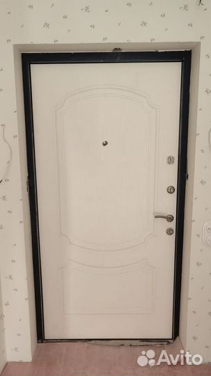 Дверь входная металлическая бу