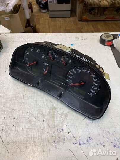 Панель приборов Volkswagen Passat B5