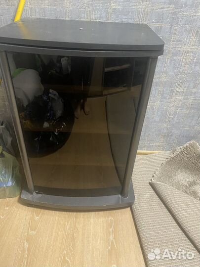 Стеклянная тумба под тв