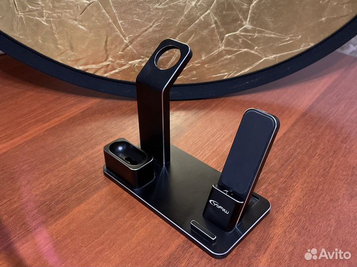 Док станция для iPhone