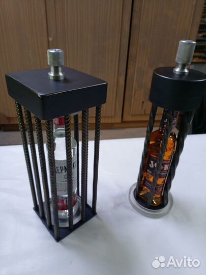 Бутылка в клетке