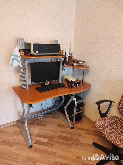 Компьютерный стол