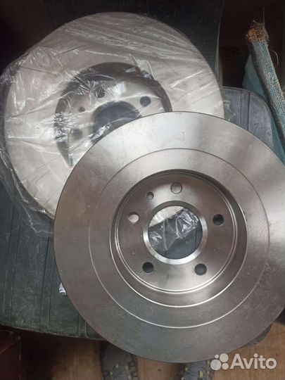 Тормозной диск на Шевроле Круз, новые