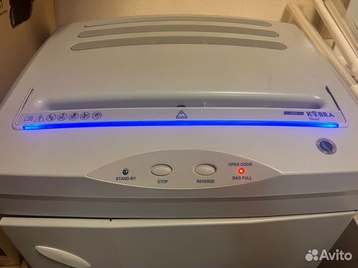 Уничтожитель бумаг шредер