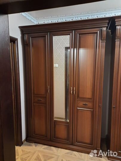 Шкаф с зеркалом