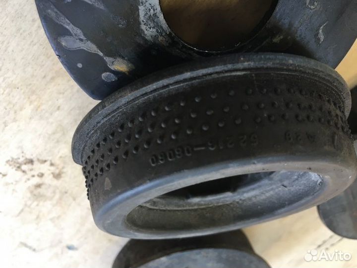 Подушка подрамника Toyota Camry AVV50 2AR-FXE 2012