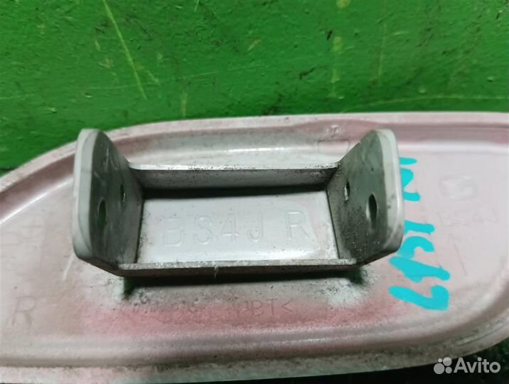 Крышка форсунки омывателя фар правая Mazda 3 (BK)