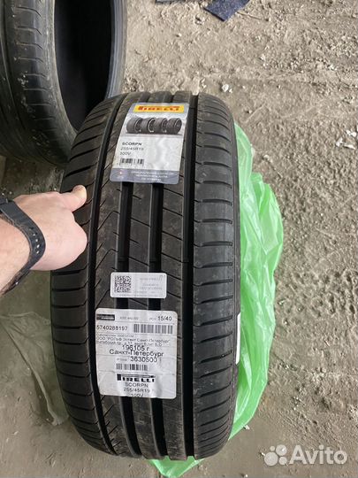 Pirelli Scorpion 255/45 R19 100V