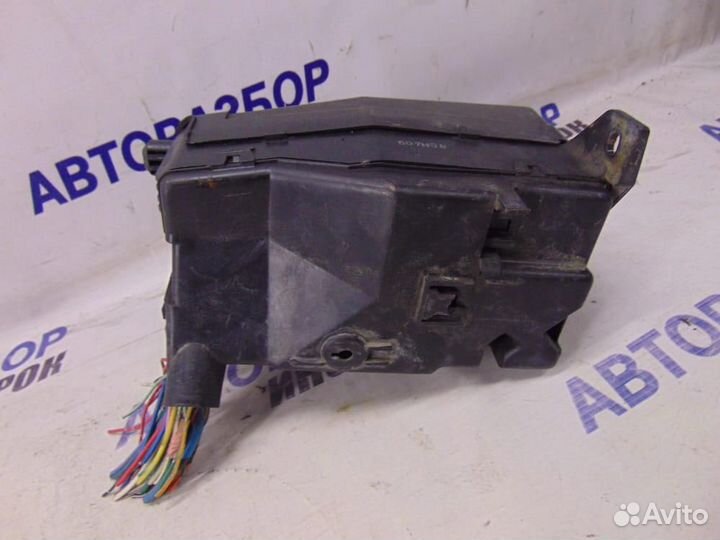 Блок предохранителей для Mitsubishi Galant 8 1996