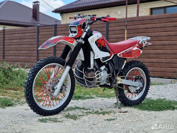 Yamaha DT230 lanza