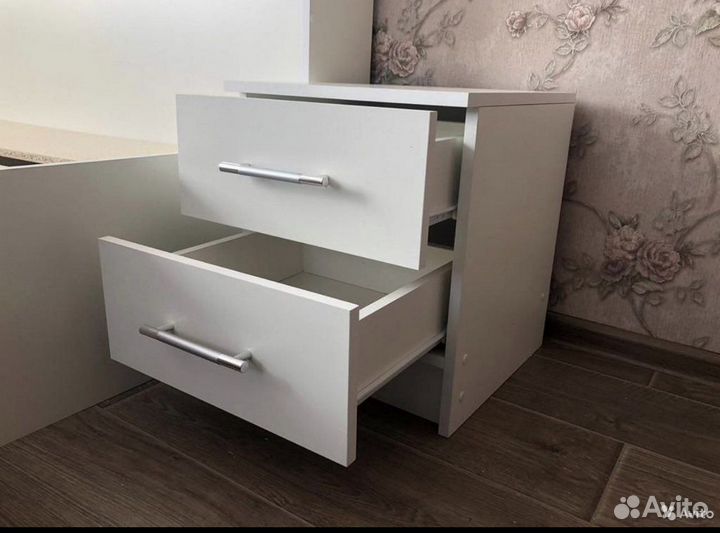 Тумба прикроватная