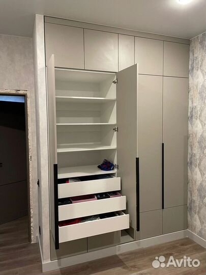 Шкаф распашной на заказ