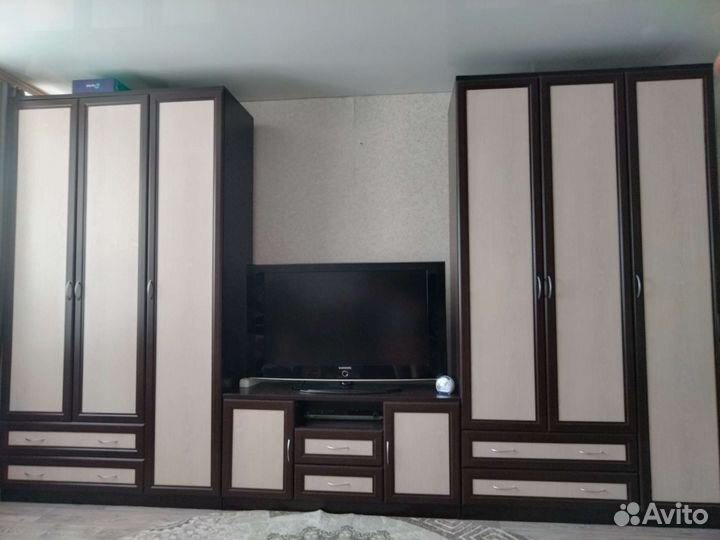 Стенка в гостиную