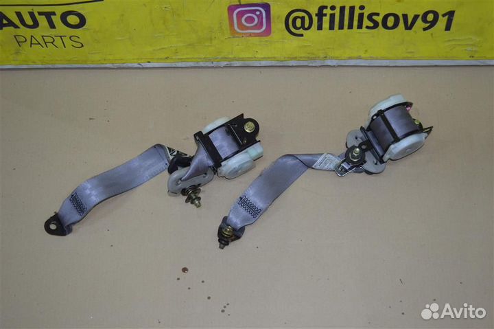 Ремень безопасности задний Nissan Wingroad (Whny1