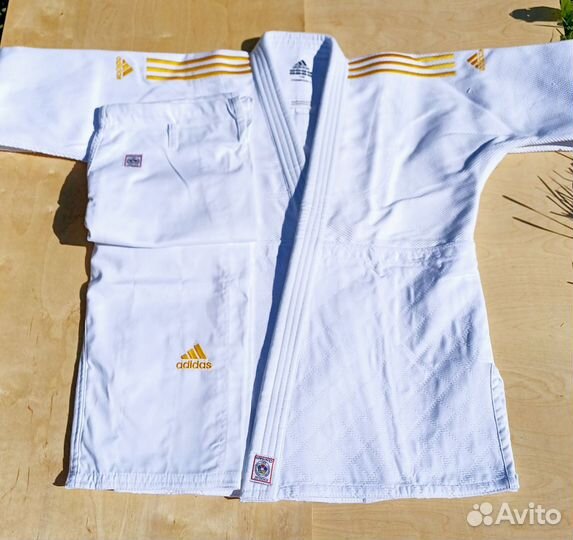 Кимоно для дзюдо adidas 750 gr. IJF Пакистан