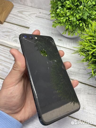 iPhone 8 Plus, 64 ГБ