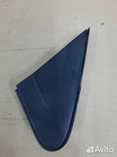 Уголок правый Mitsubishi Lancer уневерсал 1.6 2007